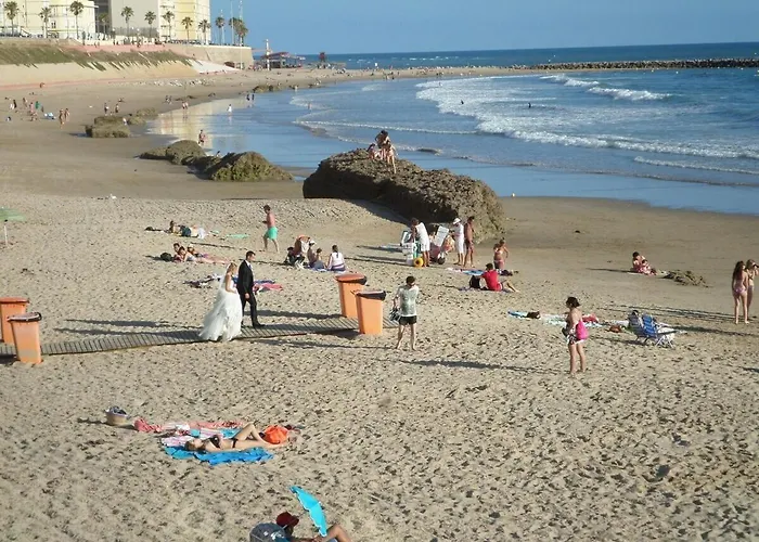 Sopranis Del Mar Centro Cádiz, Junto Playa Y Estación *
